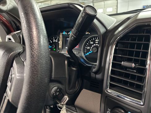 Used 2016 Ford F150 XLT w/ Equipment Group 302A Luxury image 35