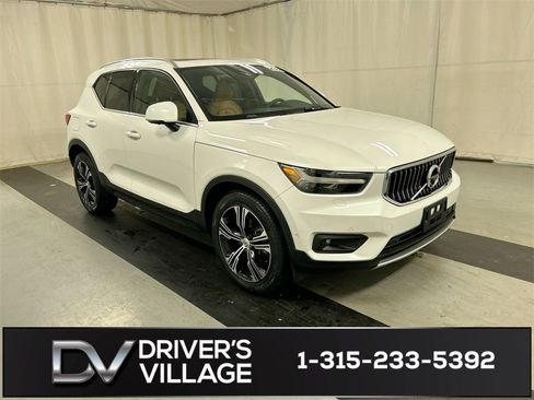 Used 2022 Volvo XC40 T5 Inscription w/ Advanced Package image 1