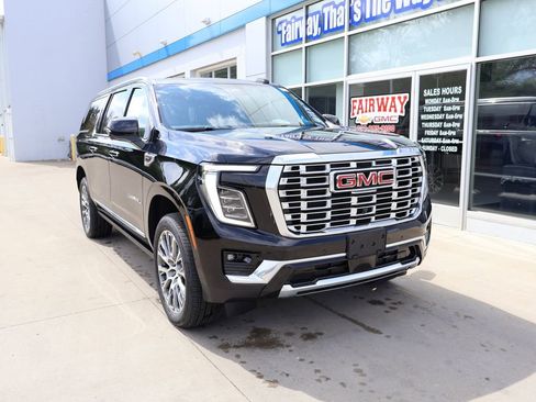 New 2026 GMC Yukon XL Denali w/ Denali Reserve Package AWD/4WD image 2