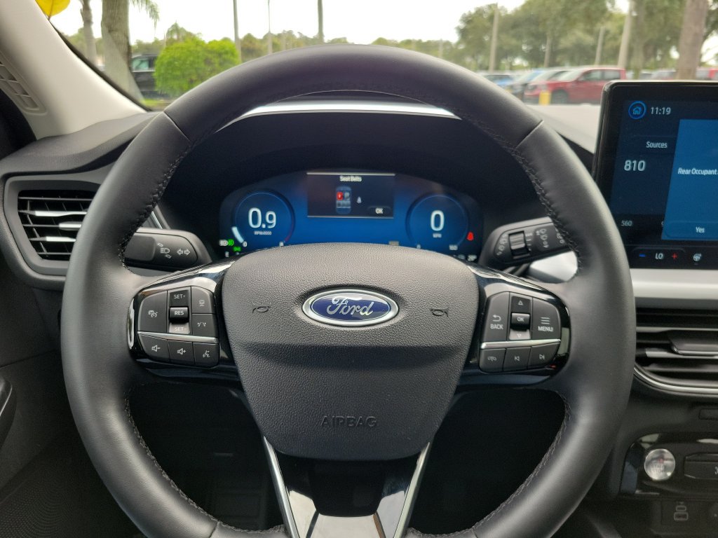 Certified 2025 Ford Escape Platinum AWD/4WD image 19