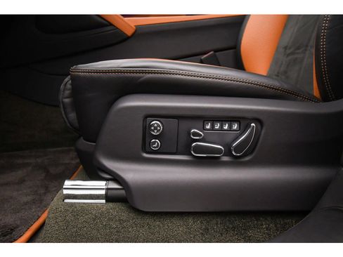 Certified 2022 Bentley Bentayga image 67