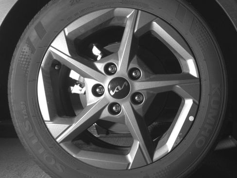 Used 2025 Kia K4 LXS image 15