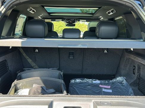 New 2025 Land Rover Range Rover SE image 25