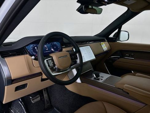New 2026 Land Rover Range Rover SE image 9