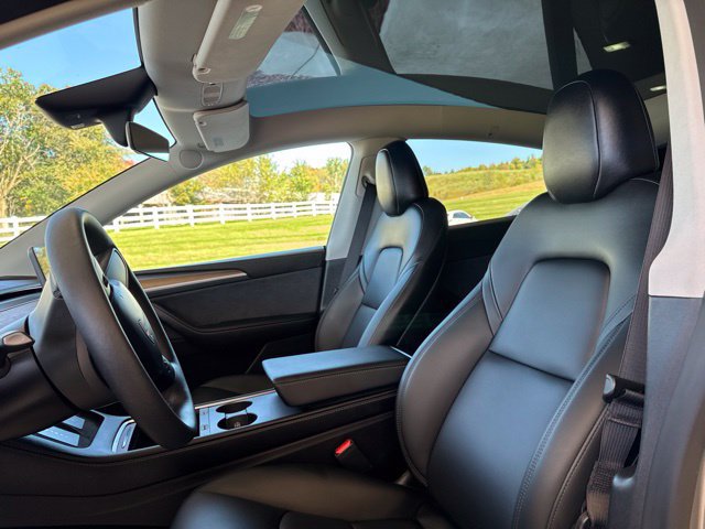 Used 2025 Tesla Model Y Long Range AWD/4WD image 3