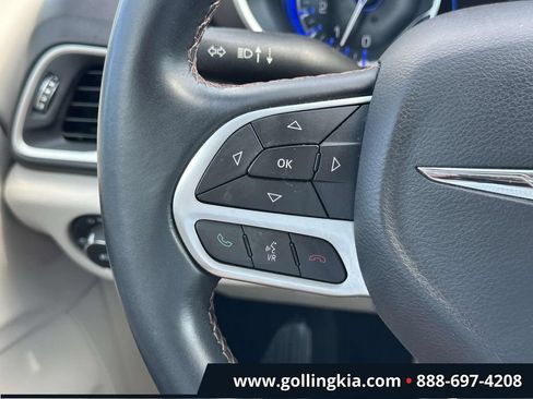 Used 2017 Chrysler Pacifica Touring-L w/ Tire & Wheel Group FWD image 21