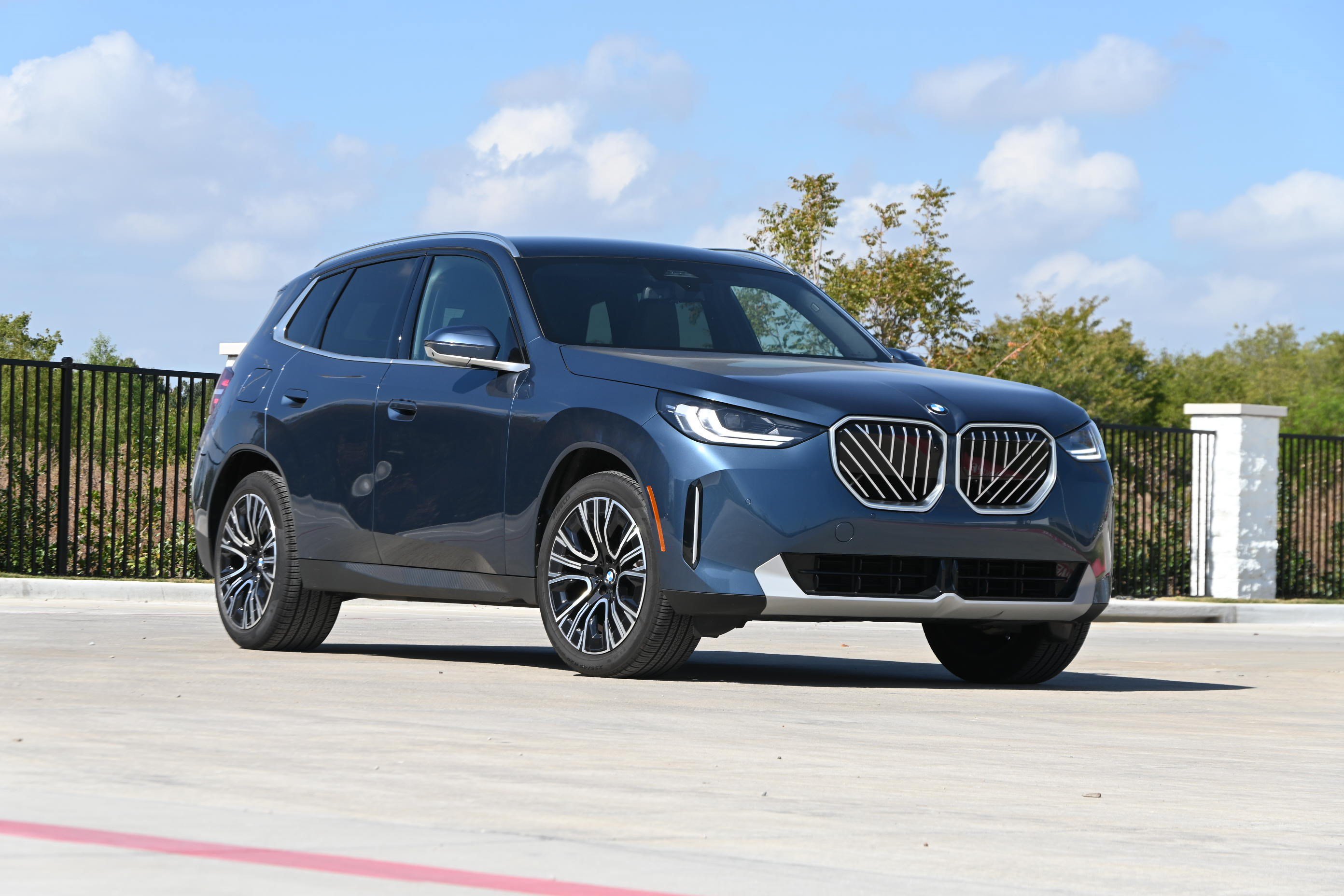 Certified 2026 BMW X3 xDrive30i AWD/4WD image 2