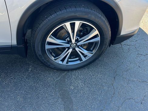 Used 2019 Nissan Rogue SV w/ Premium Package AWD/4WD image 29