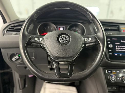 Used 2018 Volkswagen Tiguan SE image 22