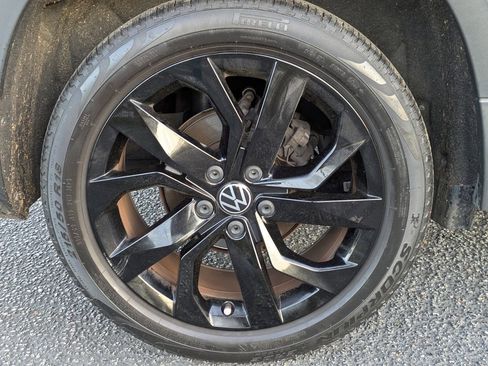 Used 2022 Volkswagen Taos SE image 12