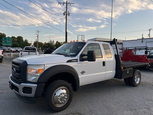 Used 2012 Ford F550 4x4 SuperCab Super Duty w/ XL Value Pkg image 2