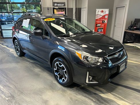 Used 2017 Subaru Crosstrek 2.0i Premium AWD/4WD image 1