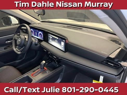 Used 2025 Nissan Kicks SR AWD/4WD image 17