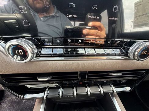 New 2026 GMC Canyon Denali image 16