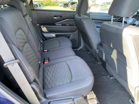 Used 2022 Nissan Pathfinder SV image 20