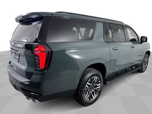 New 2026 Chevrolet Suburban Z71 w/ Comfort Package AWD/4WD image 8