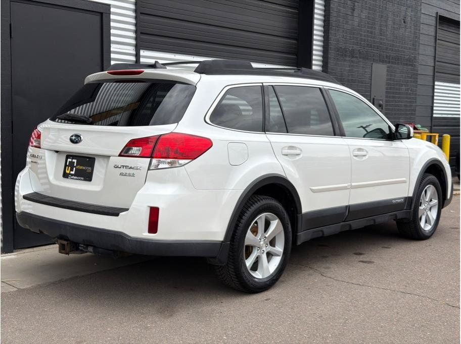 Used 2014 Subaru Outback 2.5i Limited AWD/4WD image 9