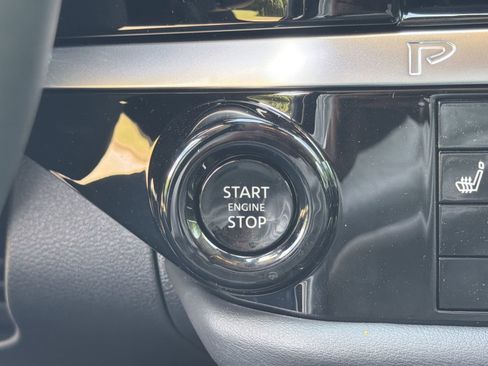 New 2026 Nissan Pathfinder SV w/ SV Premium Package FWD image 8