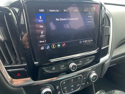 Used 2021 Chevrolet Traverse LT FWD image 8