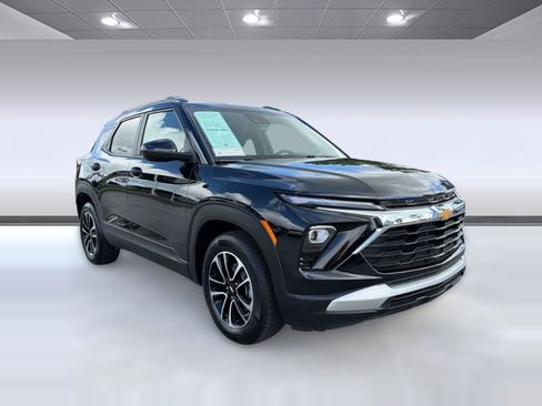 Certified 2026 Chevrolet TrailBlazer LT w/ Convenience Package FWD image 6