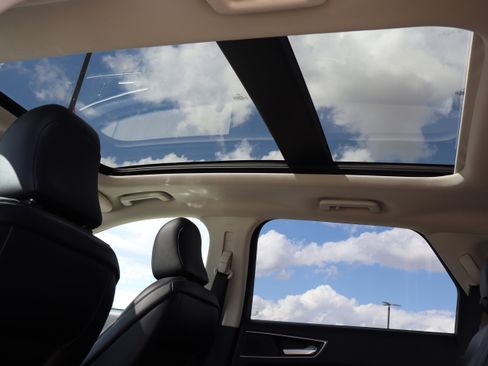 Used 2023 Ford Edge SEL w/ Convenience Package image 24