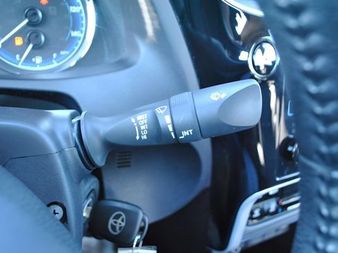 Used 2019 Toyota Corolla SE FWD image 16