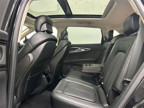 Used 2023 Lincoln Nautilus Reserve w/ Equipment Group 201A image 18