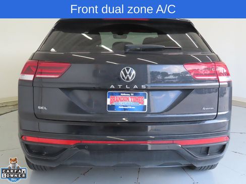 Certified 2023 Volkswagen Atlas Cross Sport SEL R-Line AWD/4WD image 4
