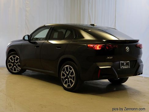 Certified 2025 BMW X2 xDrive28i image 9