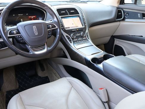 Used 2019 Lincoln Nautilus Reserve FWD image 5
