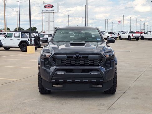 Used 2025 Toyota Tacoma TRD Sport AWD/4WD image 6