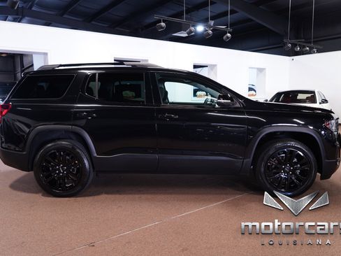 Used 2022 GMC Acadia SLE w/ Driver Convenience Package image 8