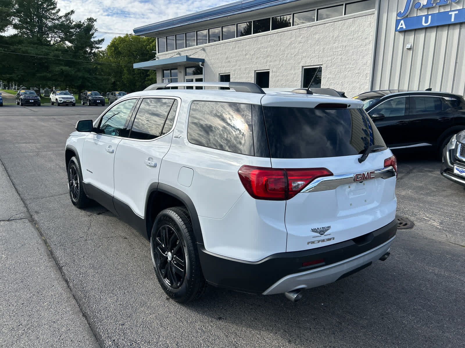 Used 2019 GMC Acadia SLT FWD image 5