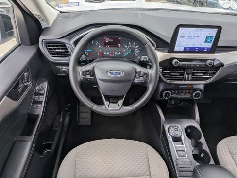 Used 2022 Ford Escape SE w/ SE Sport Appearance Package FWD image 22