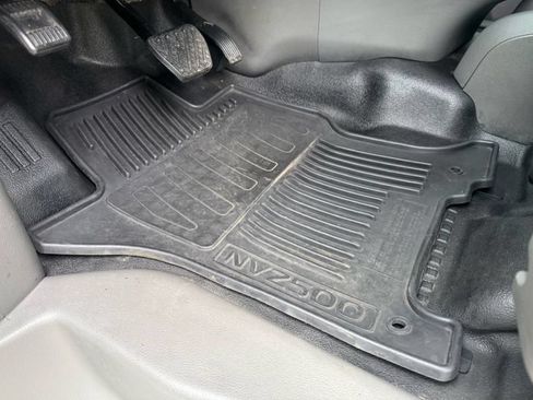 Used 2012 Nissan NV 2500 SV w/ Technology Pkg RWD image 18