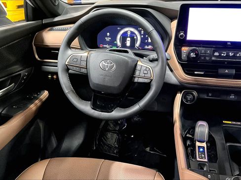 Used 2025 Toyota Grand Highlander AWD Hybrid image 5