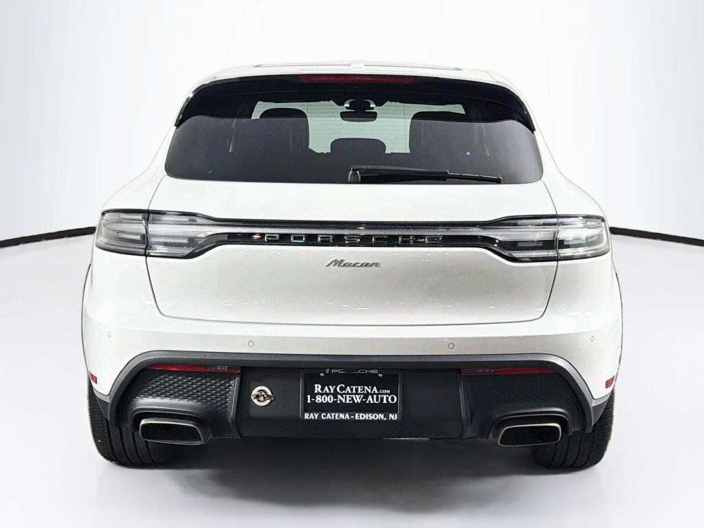 Certified 2023 Porsche Macan AWD/4WD image 10