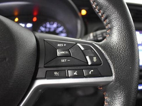 Used 2021 Nissan Kicks SR w/ SR Premium Package FWD image 17
