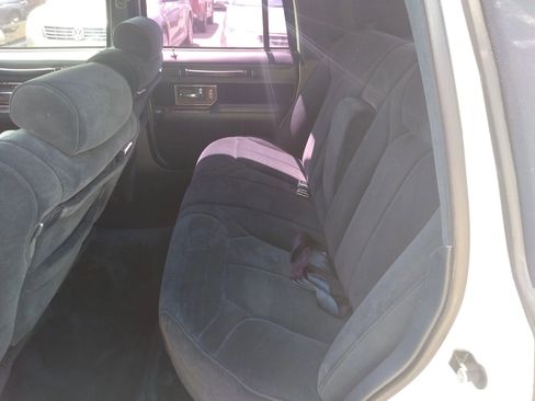 Used 1990 Lincoln Town Car Signature image 14