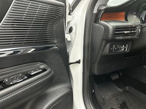 Used 2022 Lincoln Corsair Reserve w/ Elements Package image 32