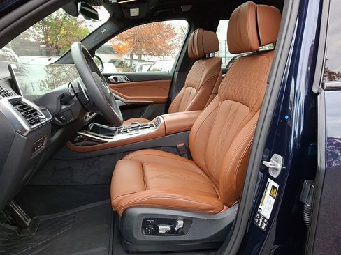 Used 2026 BMW X7 M60i w/ Executive Package image 11