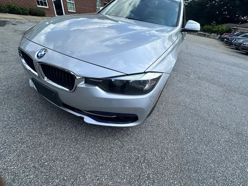 Used 2017 BMW 330i xDrive Sedan AWD/4WD image 5