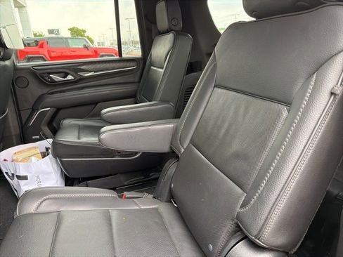 Used 2021 GMC Yukon XL Denali w/ Denali Ultimate Package image 6
