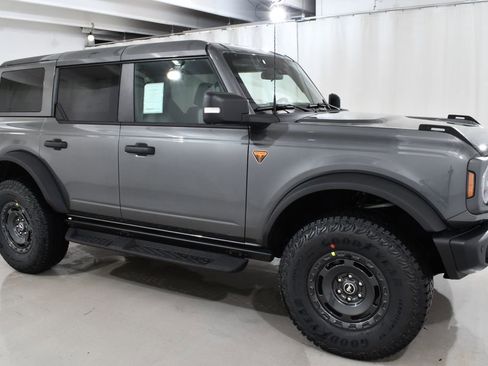 New 2025 Ford Bronco Badlands image 5