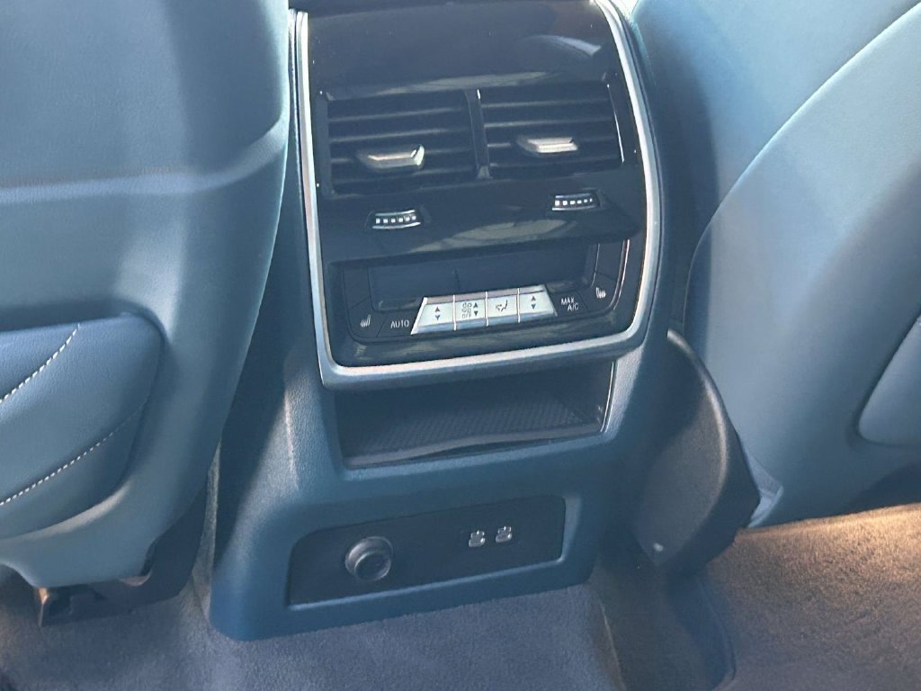 Used 2023 BMW XM AWD/4WD image 12