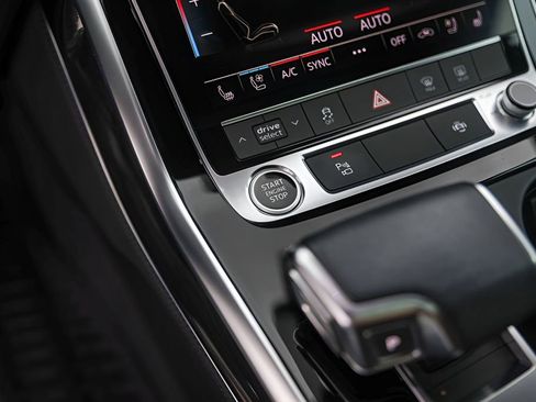 Used 2021 Audi Q7 3.0T Premium Plus image 19