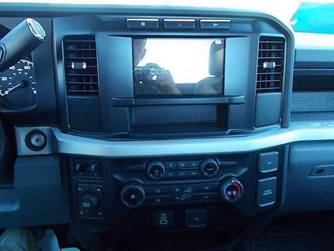 Used 2023 Ford F350 XL AWD/4WD image 7