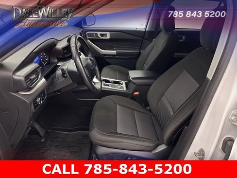 Used 2024 Ford Explorer XLT image 16