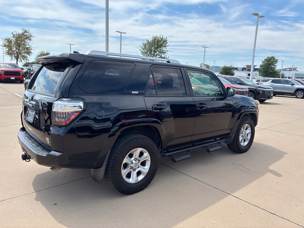 Used 2018 Toyota 4Runner SR5 RWD image 4