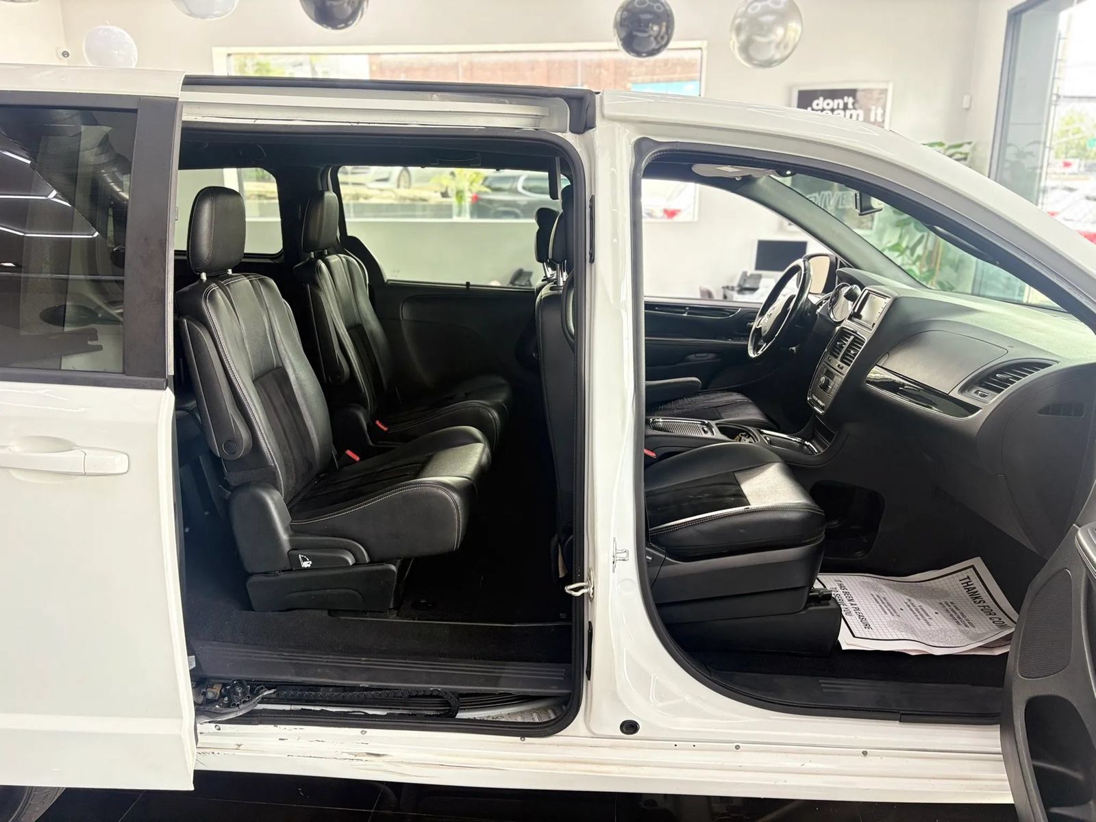 Used 2019 Dodge Grand Caravan GT FWD image 14